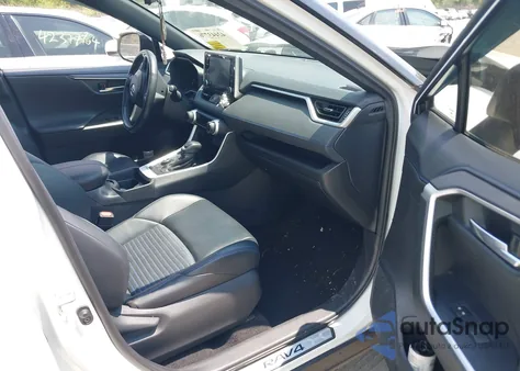 2021 Toyota Rav4 Hybrid Xse z USA, uszkodzony, nr VIN 2T3E6RFV8MW010028